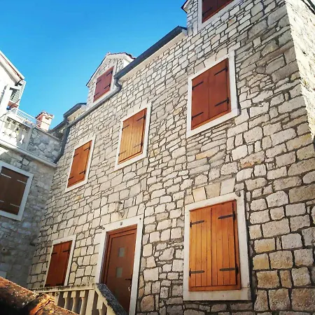 Apartment Dora Supetar