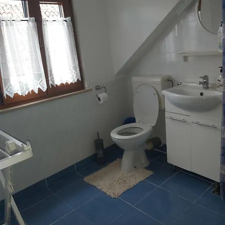 Dora Apartment *