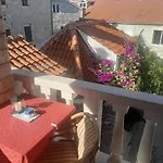 Dora Apartman *