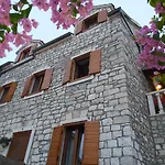 Dora Appartement *