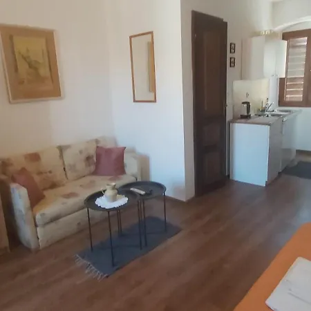 Dora Apartamento Supetar