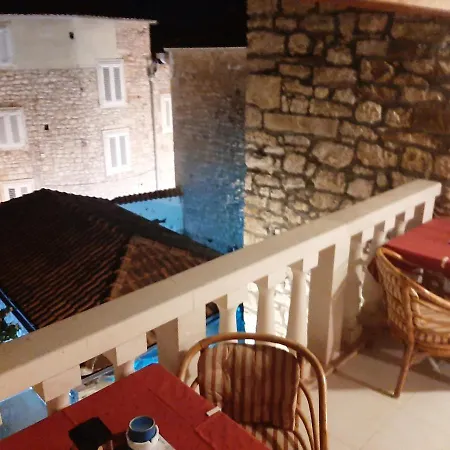 Dora Apartment Supetar