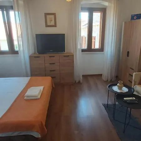 Apartment Dora Supetar