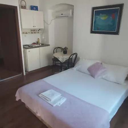 Dora Апартаменты *