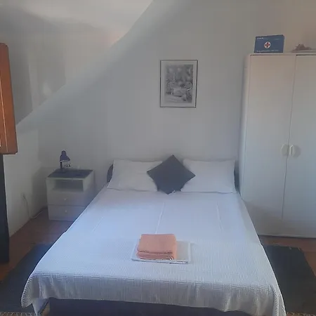 Dora Apartment