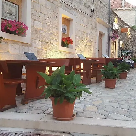 Dora Apartment