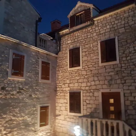 Апартаменты Dora *