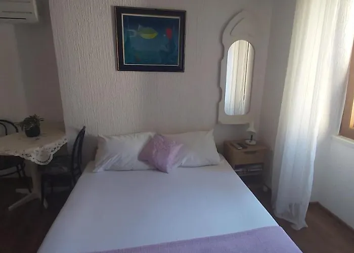 Dora アパート スペタル